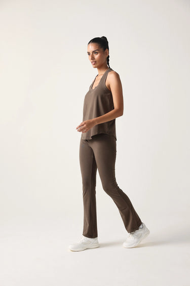 #color_tarmac-brown