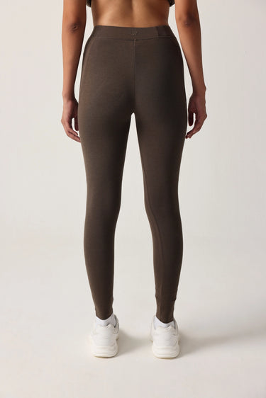 #color_tarmac-brown