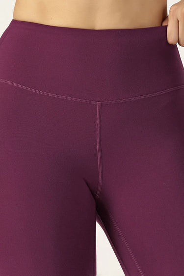 #color_plum