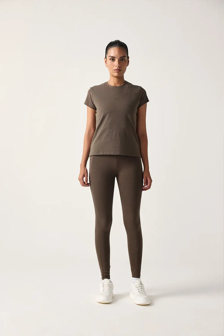 #color_tarmac-brown