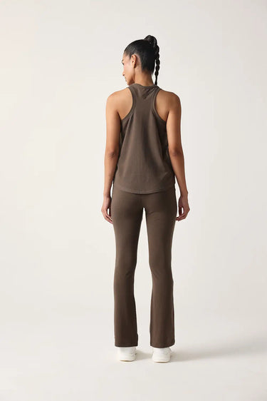#color_tarmac-brown