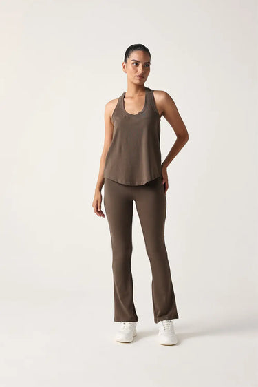 #color_tarmac-brown